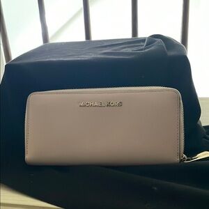Michael Kors Light Pink Wallet